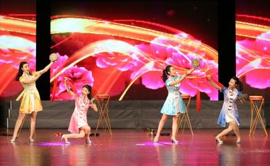 到人民中去——省文聯(lián)文藝志愿者走進(jìn)東莞塘廈文藝創(chuàng)作采風(fēng)惠民演出